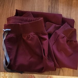 Figs Zamora Burgundy